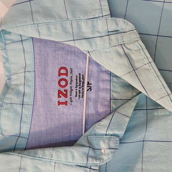 IZOD Men's Light Blue Shirt, Small - Picture 3 of 5